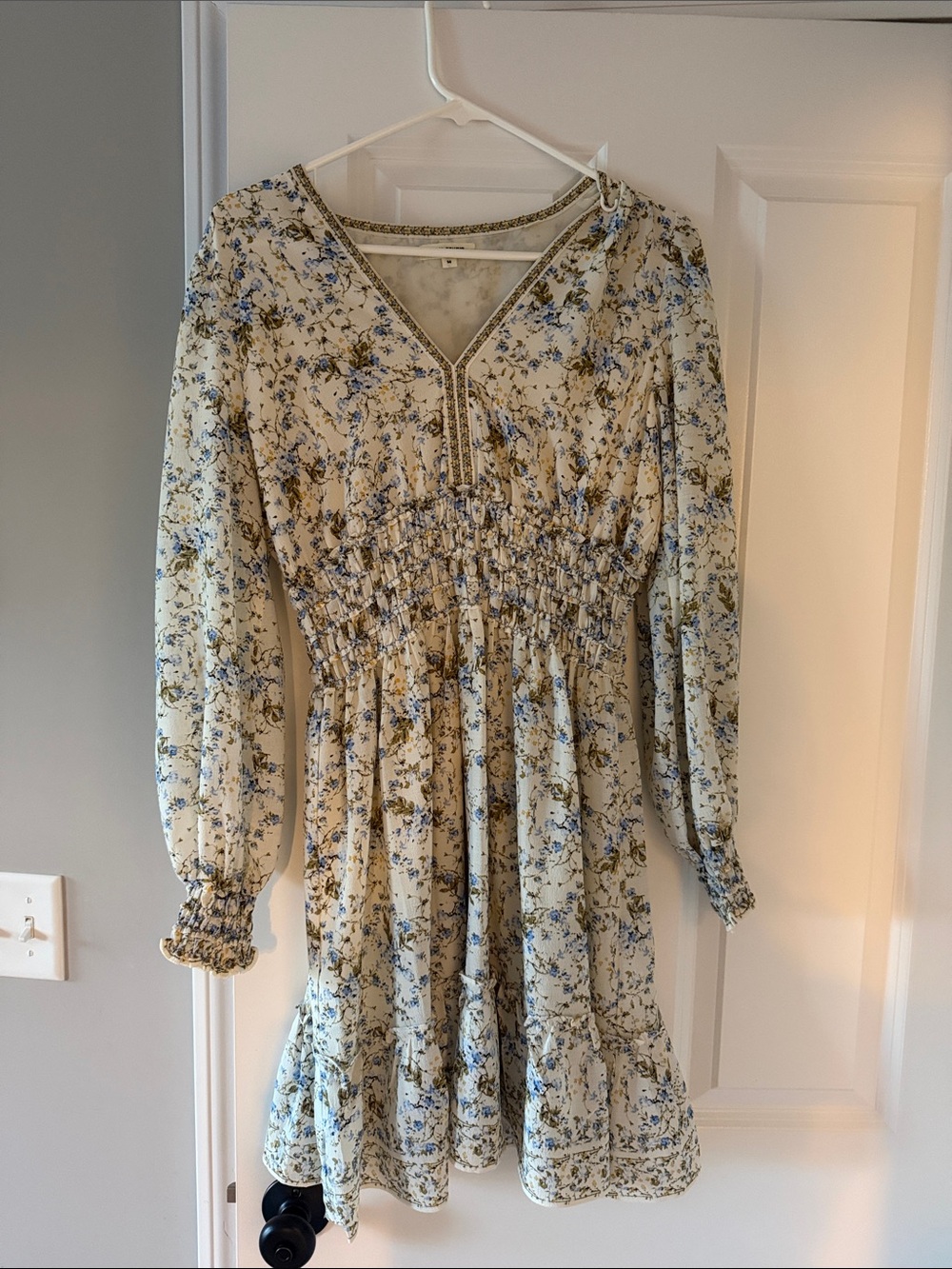 Max Studio Cream Floral Smocked V-Neck Long Sleeve Dress